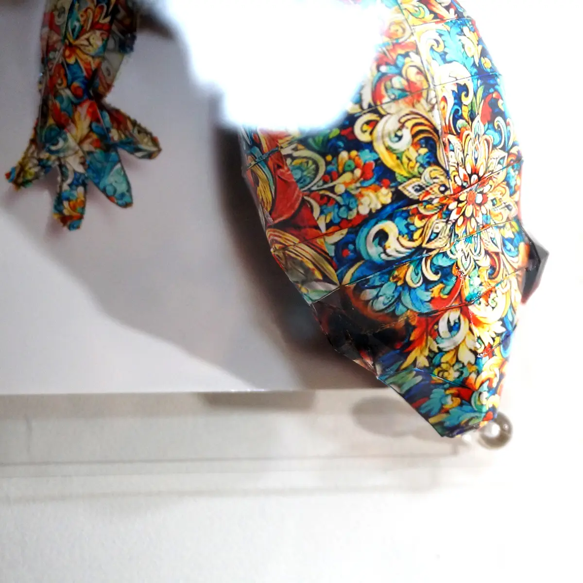 シャカデリックなトカゲはぐるりと下を向く - 画像 (6)